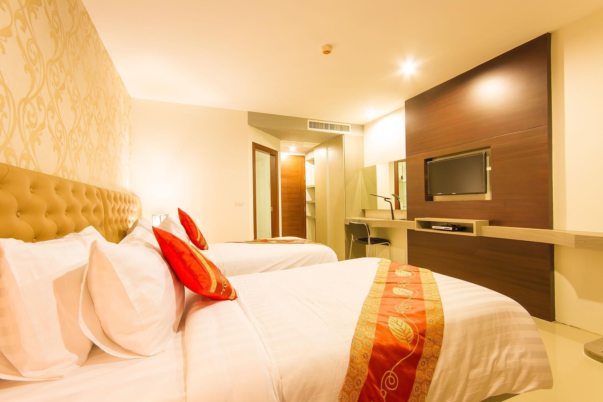 Hemingways Silk Hotel Patong Exterior foto