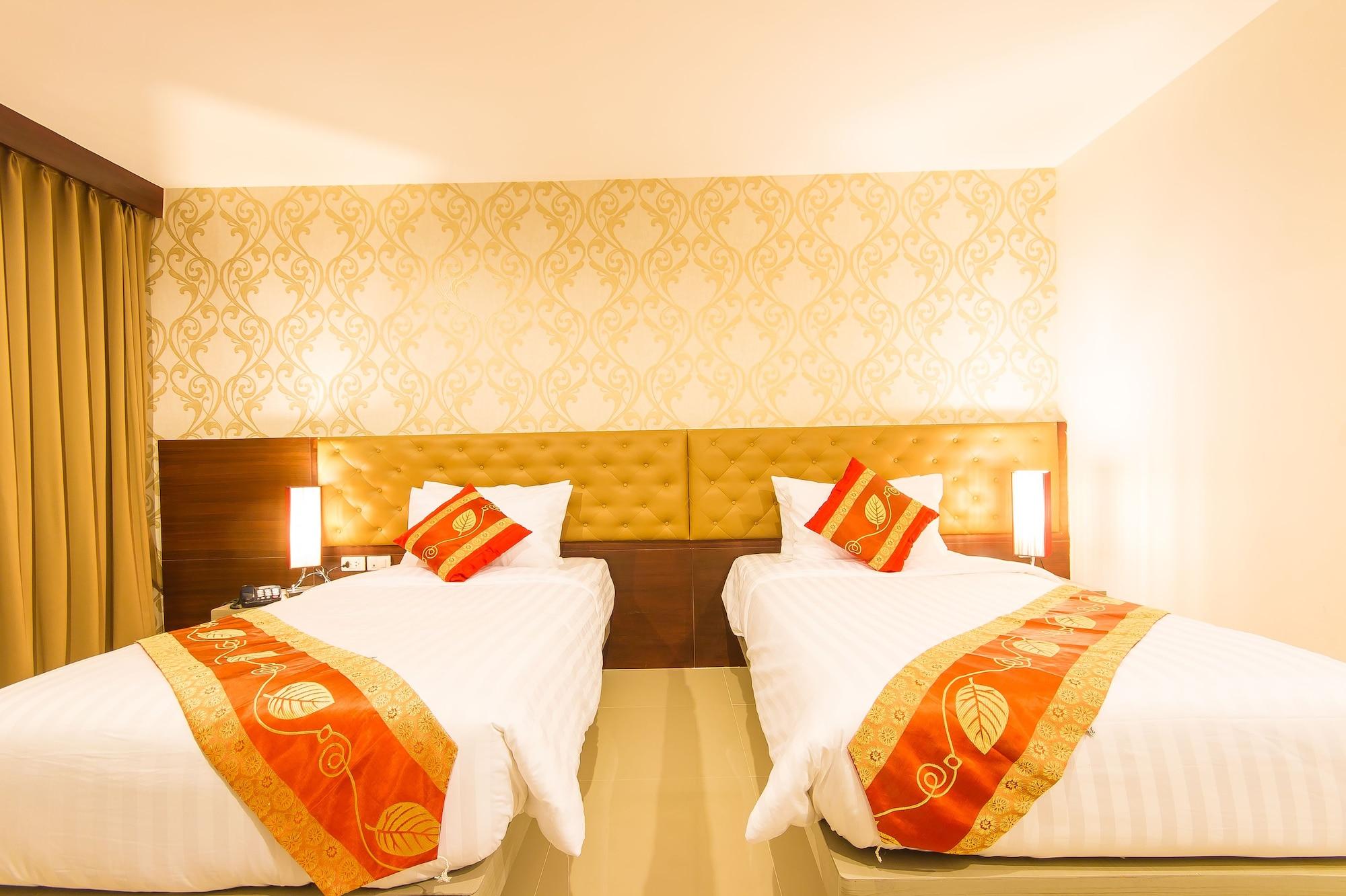 Hemingways Silk Hotel Patong Exterior foto