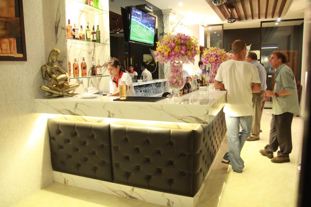 Hemingways Silk Hotel Patong Exterior foto