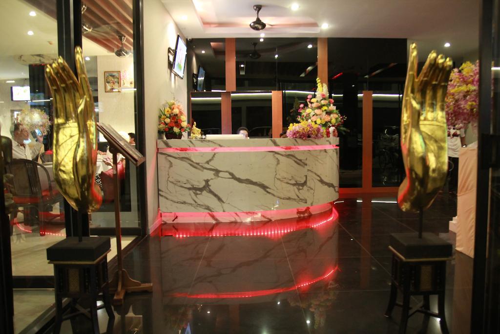 Hemingways Silk Hotel Patong Exterior foto