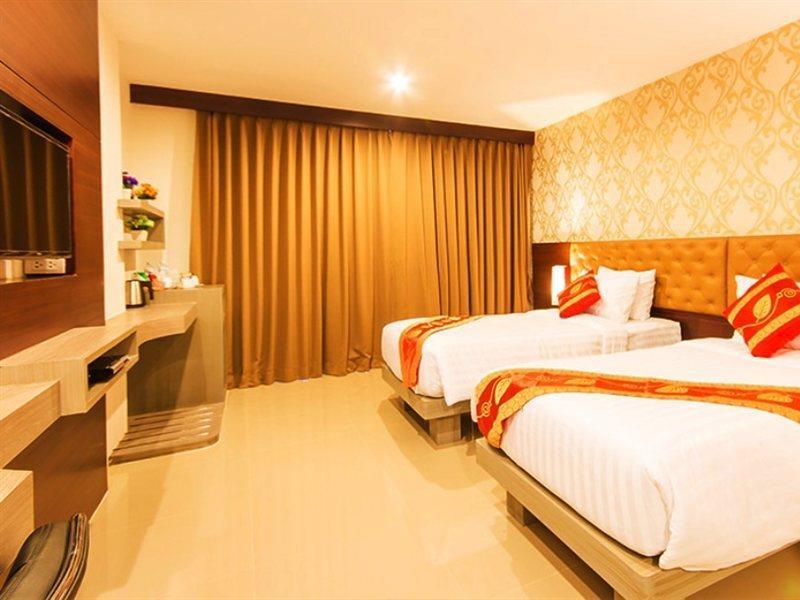 Hemingways Silk Hotel Patong Exterior foto