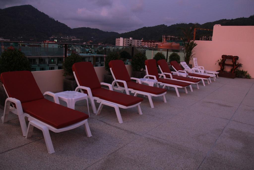 Hemingways Silk Hotel Patong Exterior foto