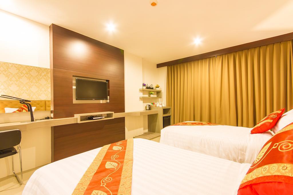 Hemingways Silk Hotel Patong Habitación foto